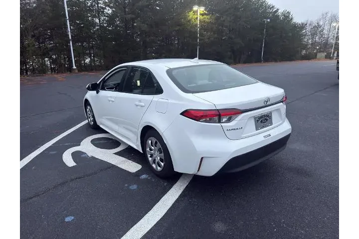 $22774 : Toyota Corolla 2025 LE 4dr S image 5
