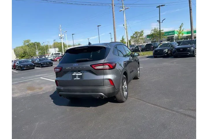 $28980 : Ford Escape 2025 ST-Line 4dr image 10