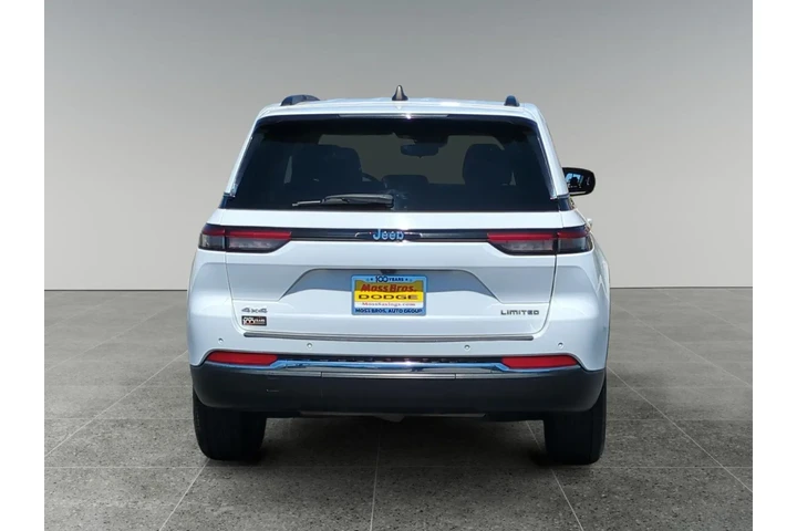 $28900 : Jeep Grand Cherokee 2023 4x4 image 4