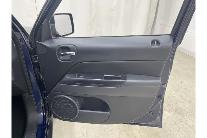 $7999 : Jeep Patriot 2017 4x4 Sport image 9