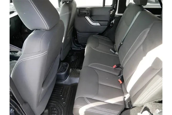 $19999 : Jeep Wrangler Unlimited 2015 image 8