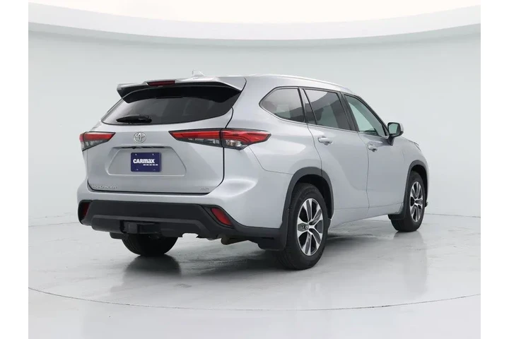 $26998 : Toyota Highlander 2021 XLE 4 image 8