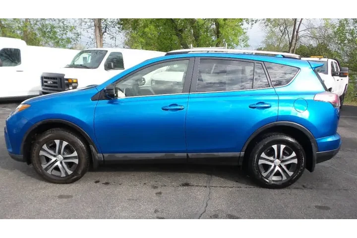 $15500 : 2016 RAV4 LE image 5
