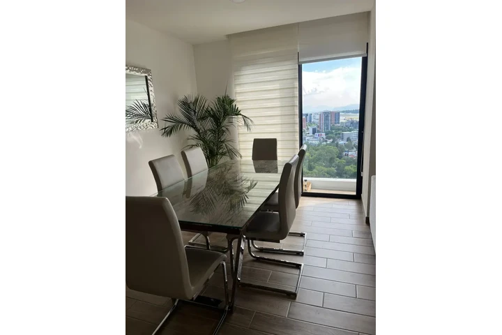 $1 : Venta de apartamento en Z.14 image 2