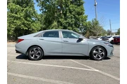 $18485 : Hyundai ELANTRA 2022 SEL 4dr thumbnail