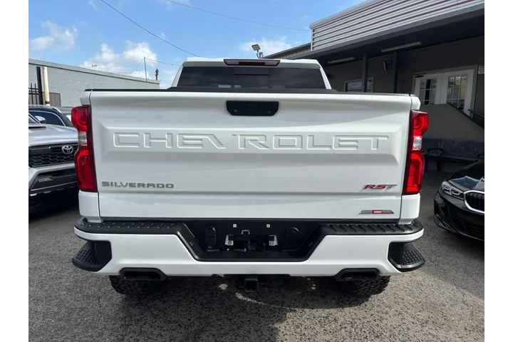 2019 Silverado 1500 RST Crew image 5