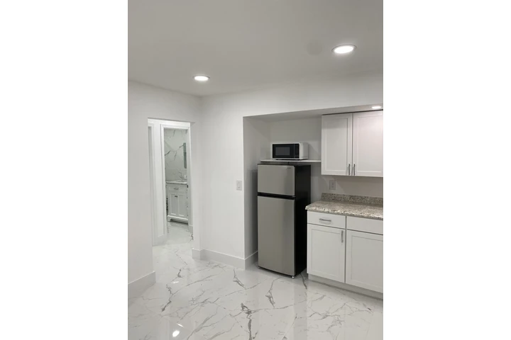 $1850 : Renta de apartamento  2/1 image 1