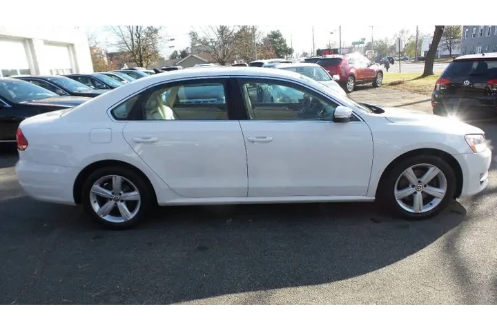 $8900 : 2015 Passat 1.8T Limited Edit image 4