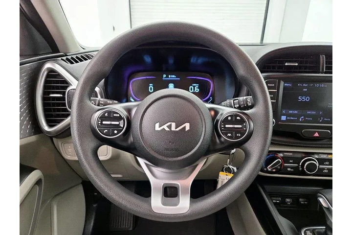 $17998 : Kia Soul 2023 LX 4dr Crossov image 10
