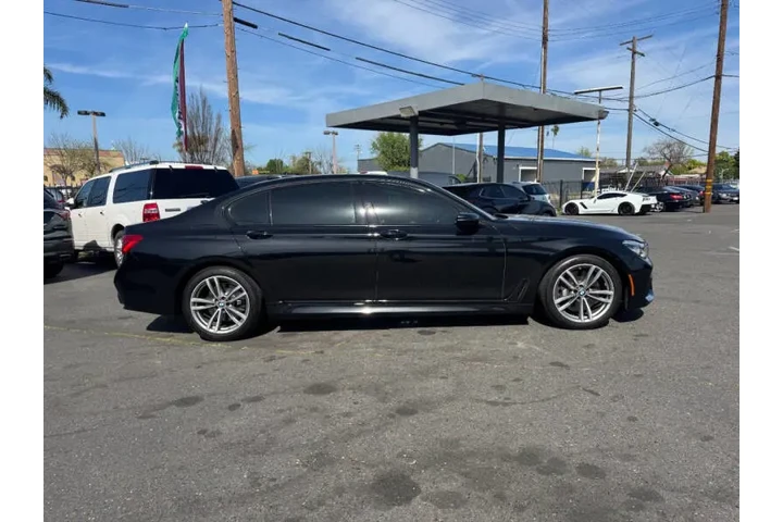 $18998 : 2016 BMW 7 Series 750i image 9