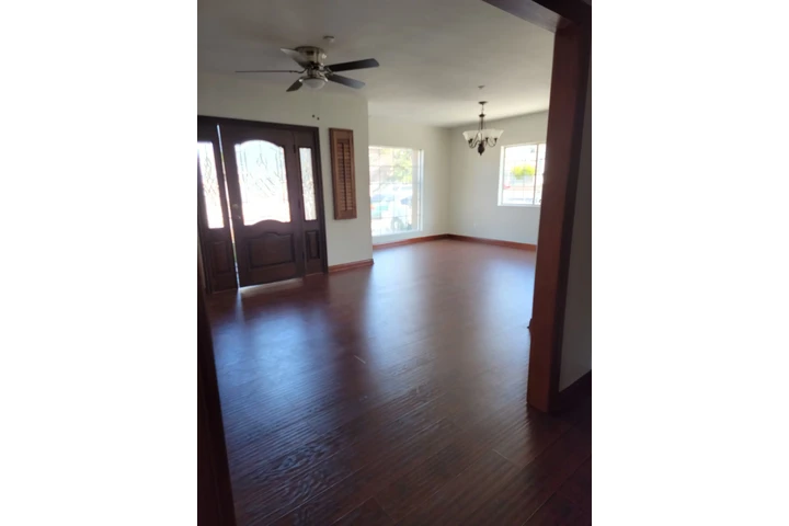 $1 : Casa en Montebello 3 rec image 1