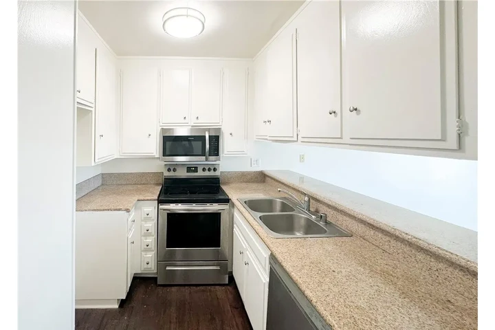 $1100 : Unidad deseable en Buena Park image 10