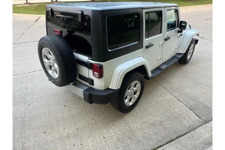 $11997 : 2013 Wrangler Unlimited Sahara image 8