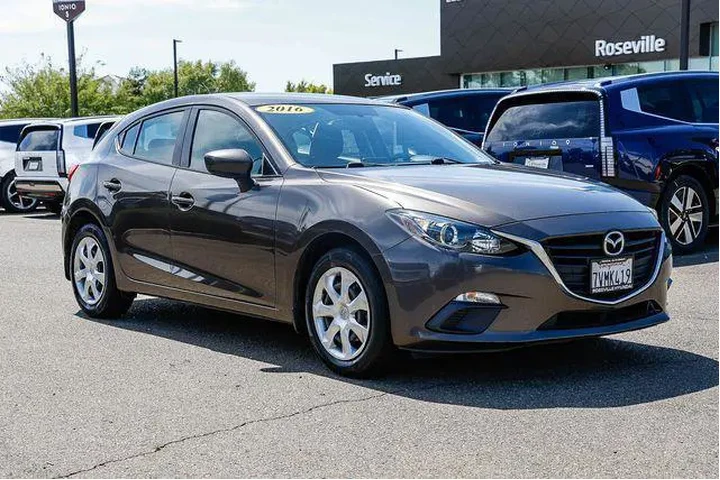 $12997 : Mazda Mazda3 2016 i Sport 4d image 6