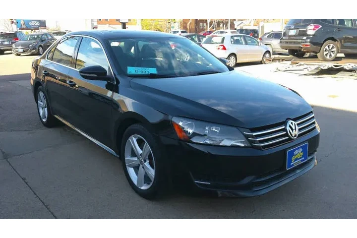 $8999 : 2012 Passat SE image 5