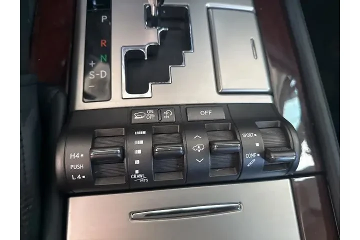 $32459 : Lexus LX 570 2014 AWD 4dr SU image 9