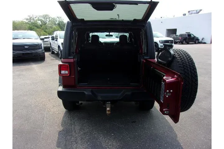 $30980 : Jeep Wrangler Unlimited 2021 image 5