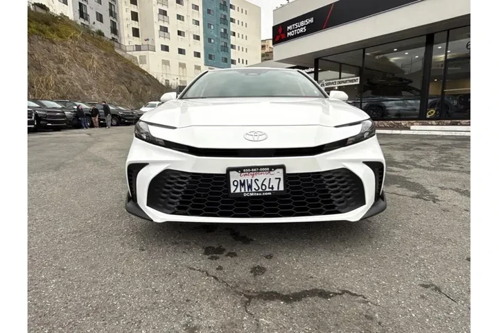 $29888 : Toyota Camry 2025 SE 4dr Sed image 3