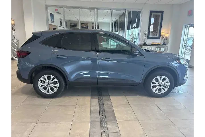 $24975 : Ford Escape 2025 AWD Active image 2