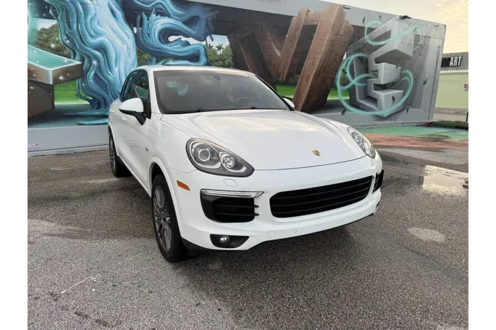 $21469 : 2017 Cayenne S E-Hybrid Plati image 4