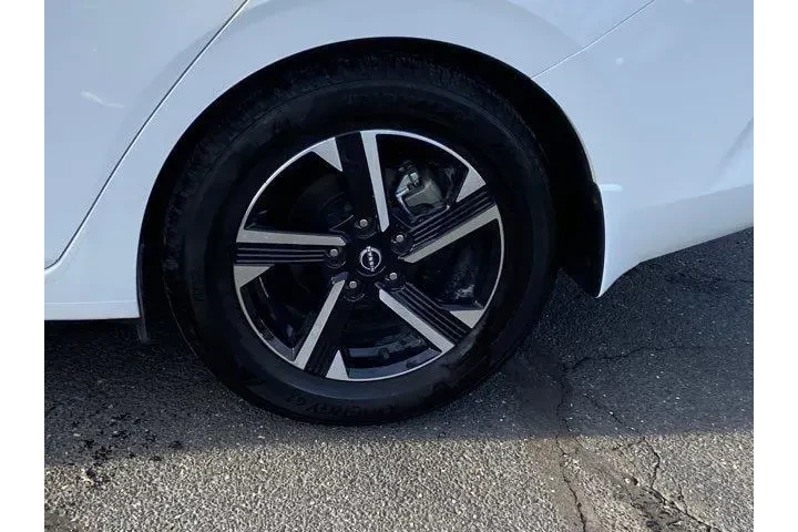 $16495 : Nissan Sentra 2025 SV 4dr Se image 9