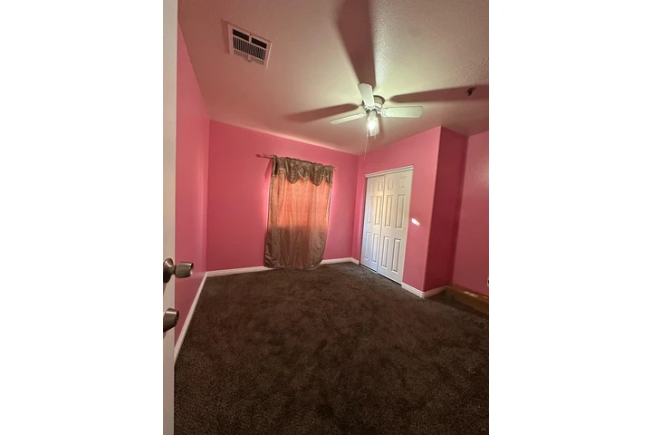 $900 : Cuarto en renta image 4