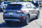 $24550 : Ford Escape Plug-In Hybrid 2 thumbnail