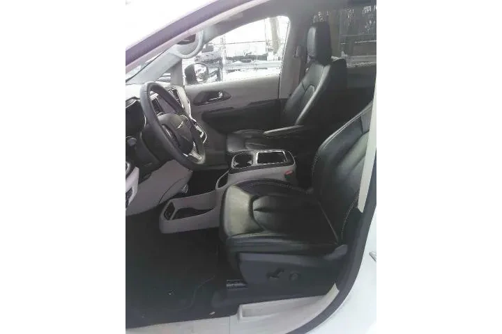 $25990 : Chrysler Pacifica 2023 Touri image 5