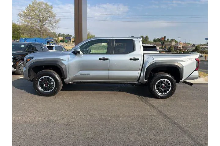 $39872 : Toyota Tacoma 2024 4x4 SR5 4 image 4