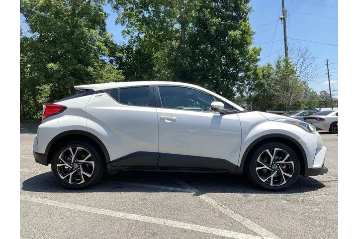 $13285 : Toyota C-HR 2019 LE 4dr Cros image 4