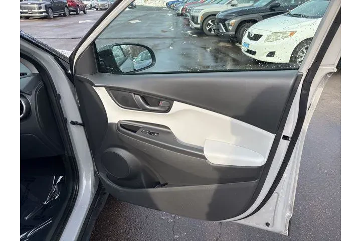 $19495 : Hyundai KONA 2023 AWD SEL 4d image 7