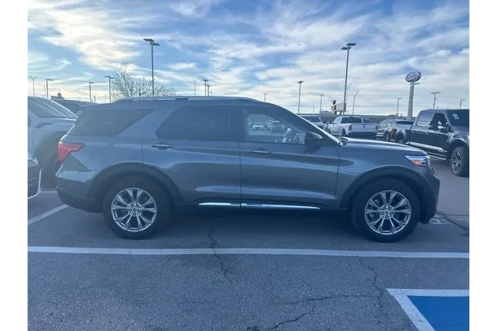 $35000 : Ford Explorer 2022 AWD Limit image 4