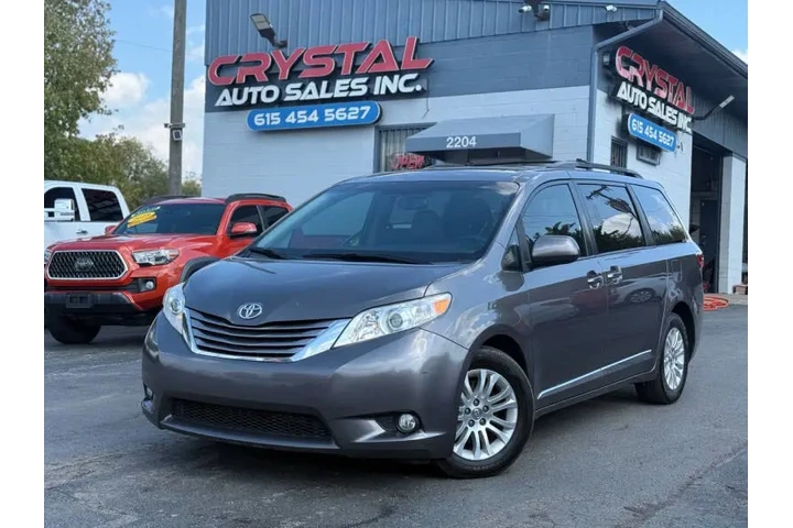 $17995 : 2017 Sienna XLE 8-Passenger image 2