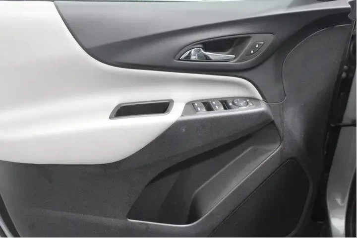 $19818 : Chevrolet Equinox 2023 4x4 L image 3