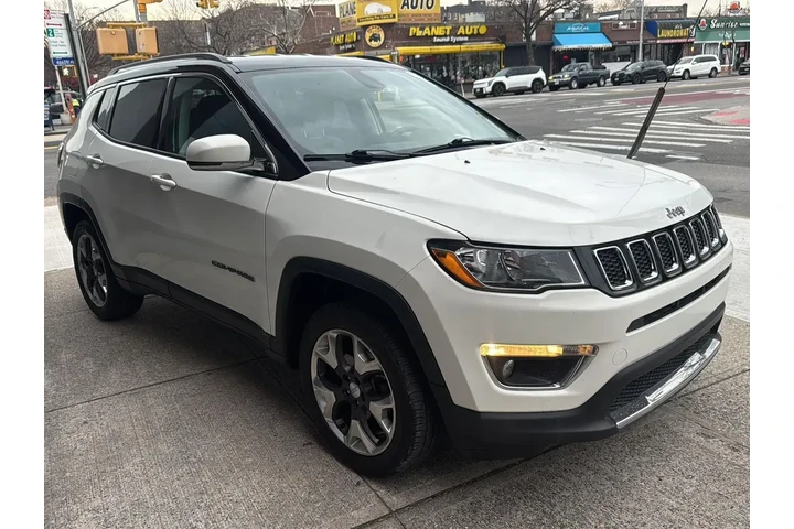 $14490 : Jeep Compass 2018 4x4 Limite image 1