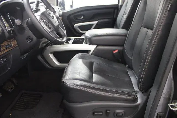 $27951 : Nissan Titan XD 2018 4x4 SL image 5