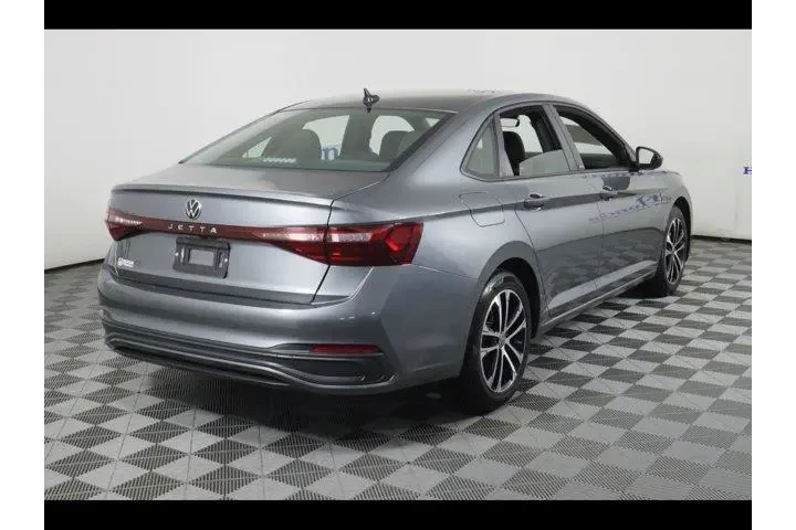 $21875 : Volkswagen Jetta 2025 Sport image 7
