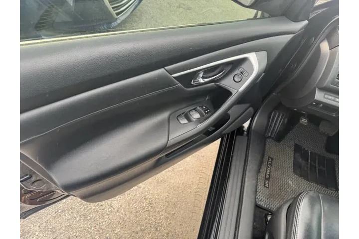 $7979 : 2016 Altima 2.5 SR image 10