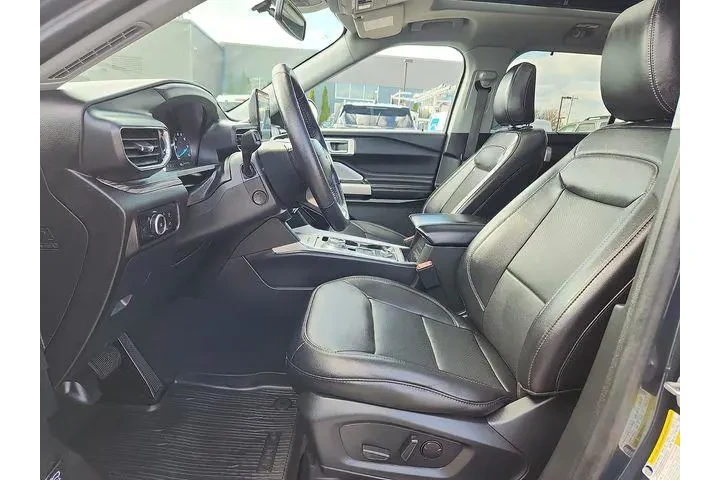 $39839 : Ford Explorer 2024 AWD Limit image 9