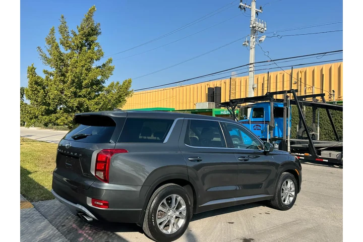 $13899 : Hyundai Palisade ( CASH ) image 6