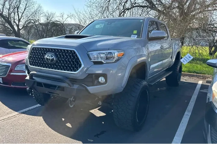 $32444 : Toyota Tacoma 2018 4x4 TRD S image 1