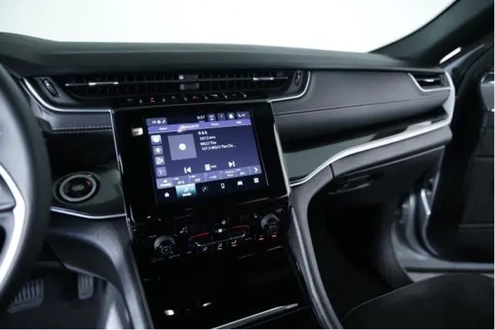 $29998 : Jeep Grand Cherokee 2023 4x4 image 8