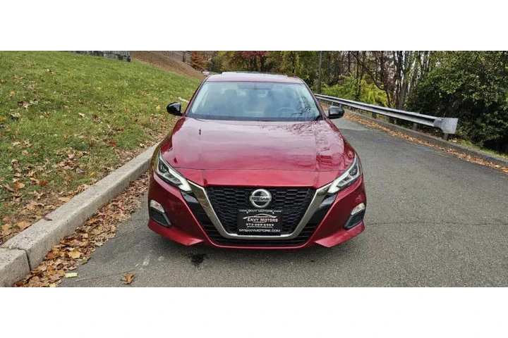 $10995 : 2019 Altima 2.5 SR image 8