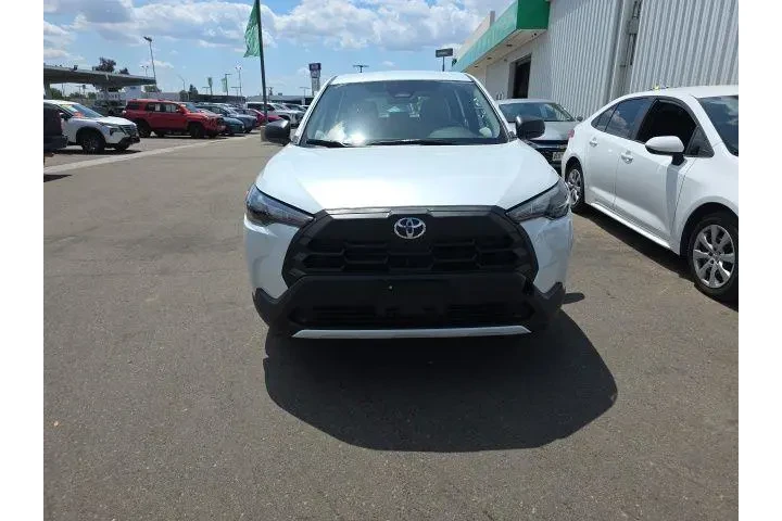 $30900 : Toyota Corolla Cross 2026 L image 2
