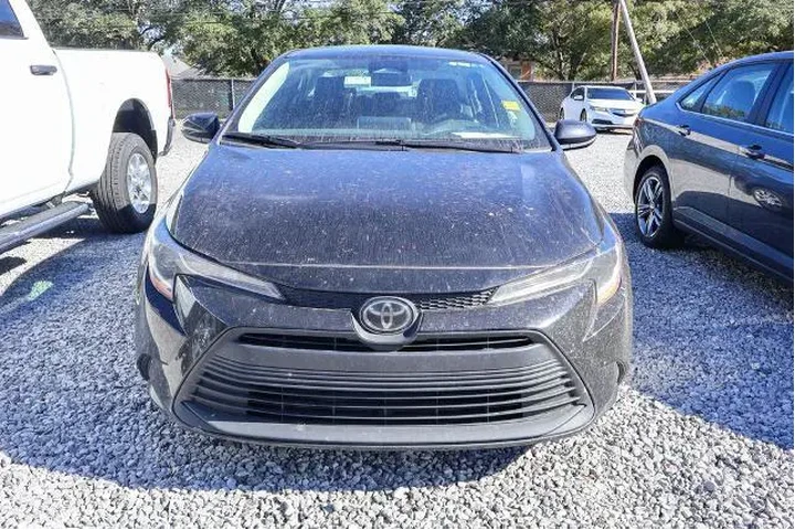 $20373 : Toyota Corolla 2024 LE 4dr S image 2