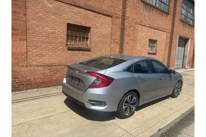$14500 : 2018 Civic EX-T image 10