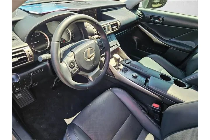 $20594 : Lexus IS 200t 2016 4dr Sedan image 10