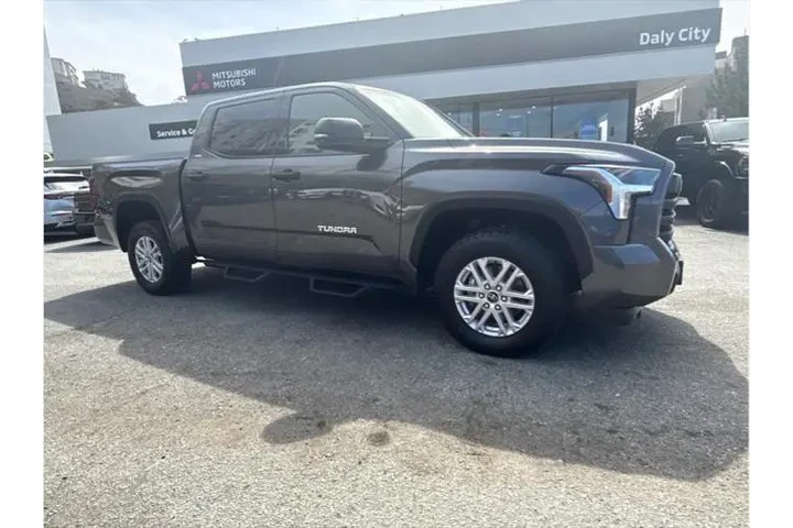 $39388 : Toyota Tundra 2023 4x4 SR5 4 image 2