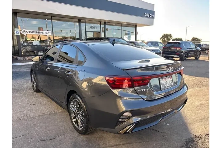 $22498 : Kia Forte 2023 GT-Line 4dr S image 4