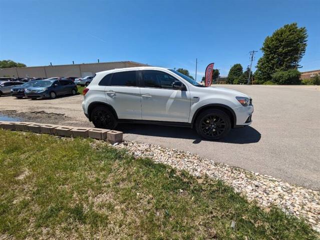 $15990 : 2019 Outlander Sport LE image 7